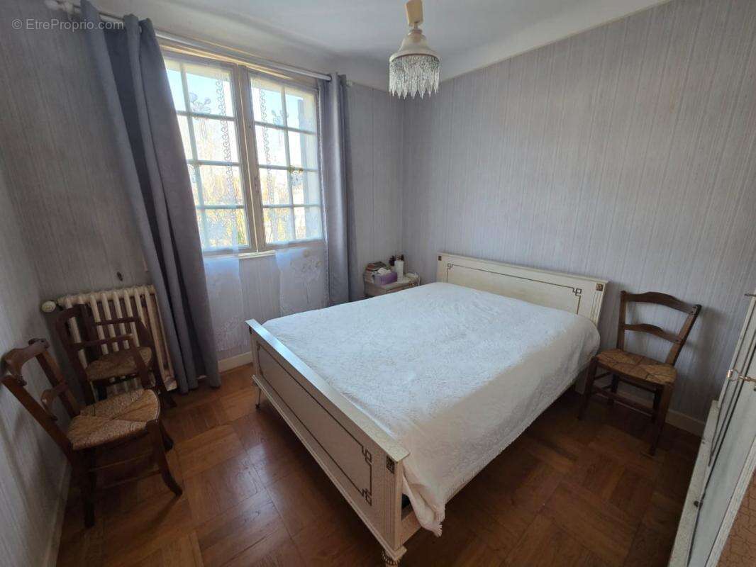 Maison à COULOUNIEIX-CHAMIERS