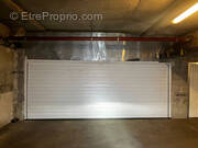 Parking à PARIS-18E