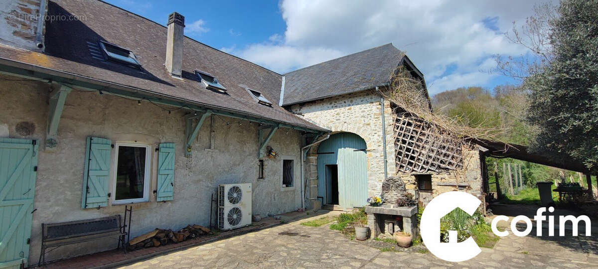 Maison à ESCOUT