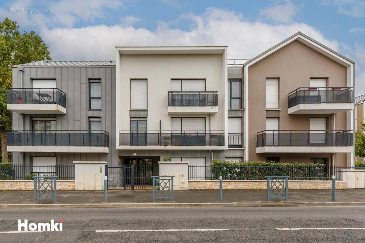 Appartement à BEAUCHAMP