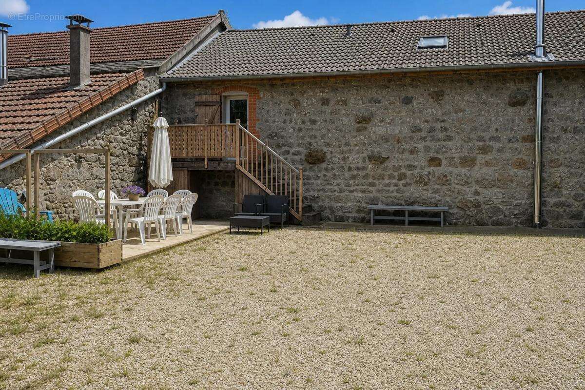 Maison à SAINT-AGREVE