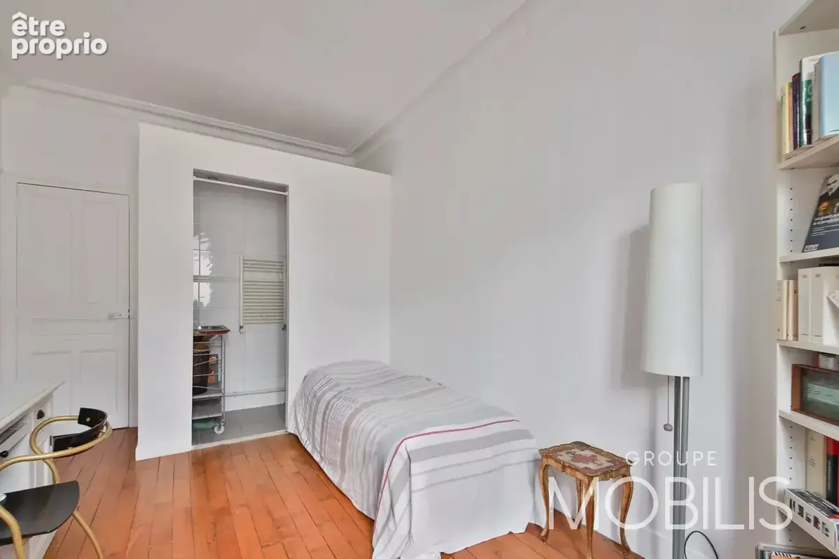 Paris 16 - passy - appartement familial de 103m2 - 2/3 chambres - balcon, etage eleve, lumineux, calme - photo 12