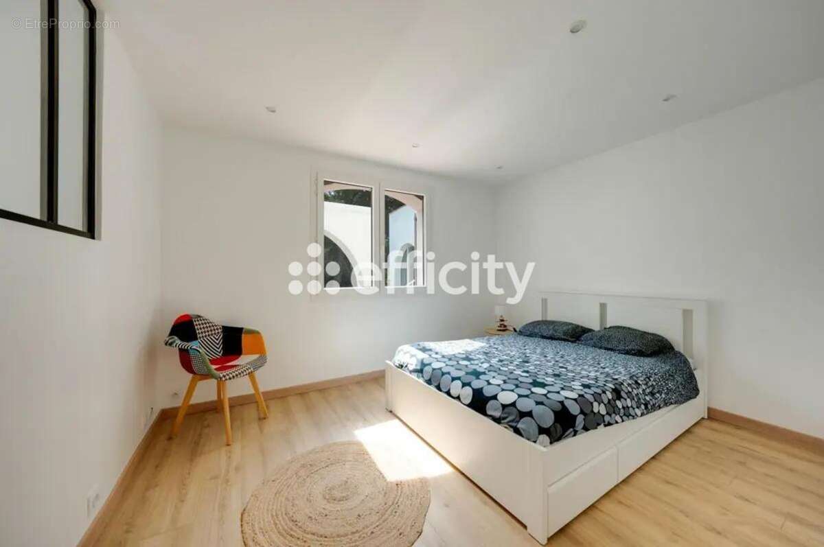 Appartement à SAINT-CYR-SUR-MER