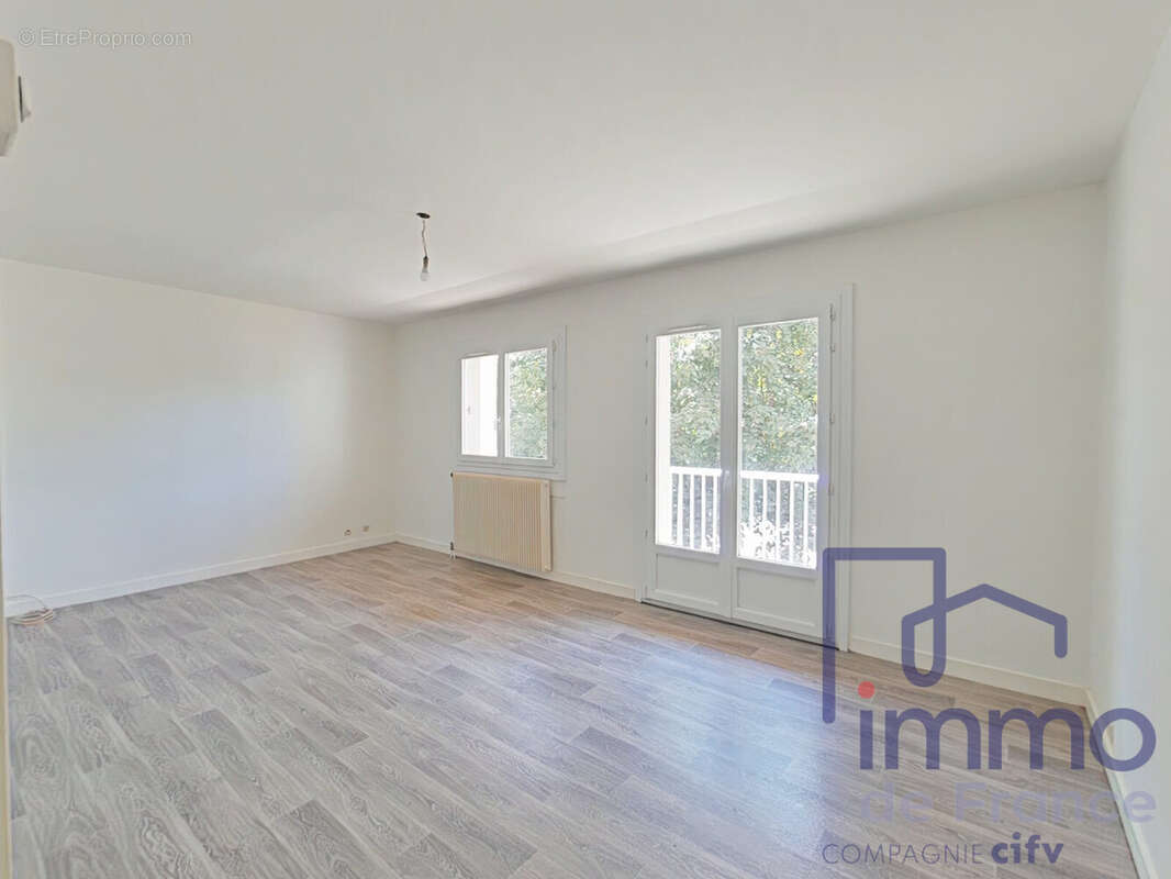 Appartement 84 m² à Brives-Charensac  - photo 2