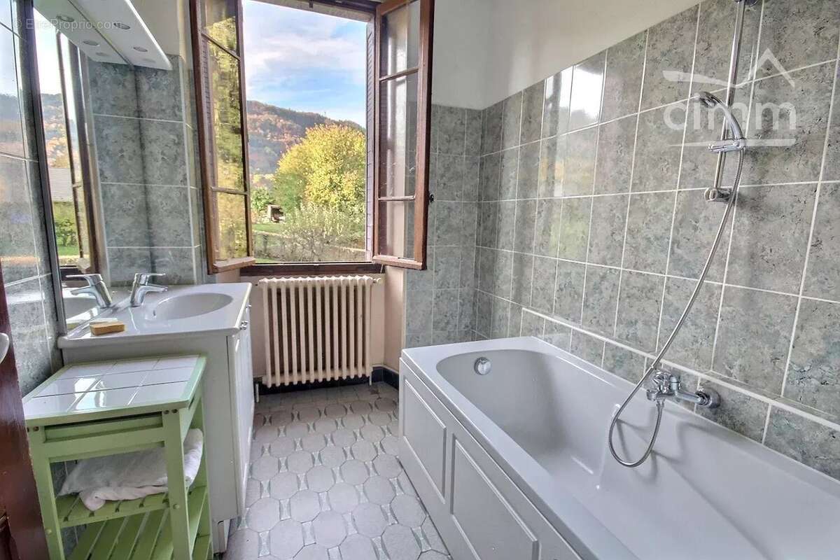 Maison à LA ROCHETTE