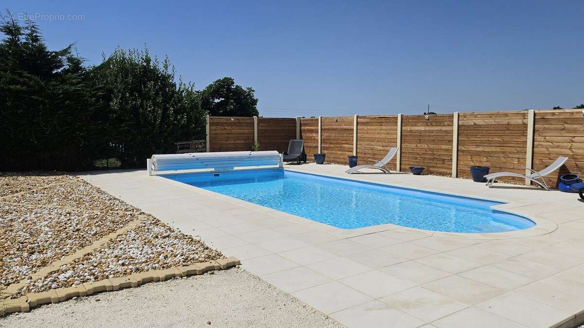 Maison à LALANDE-DE-POMEROL