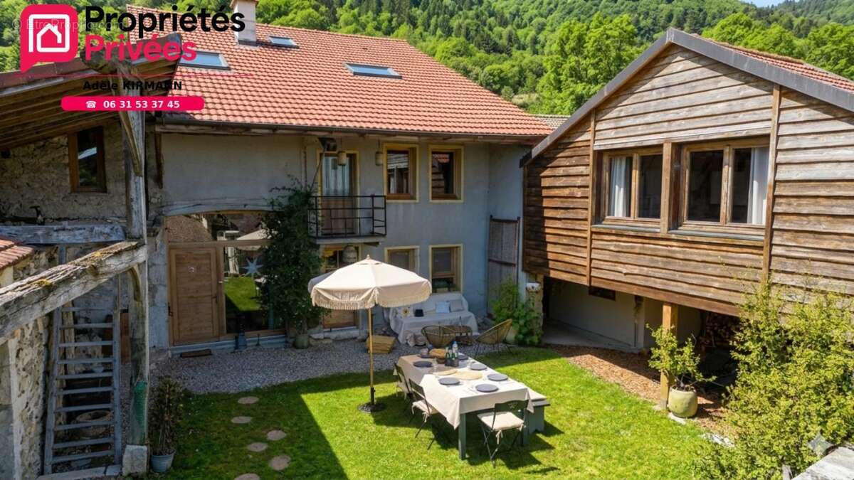 Maison à COLLONGES