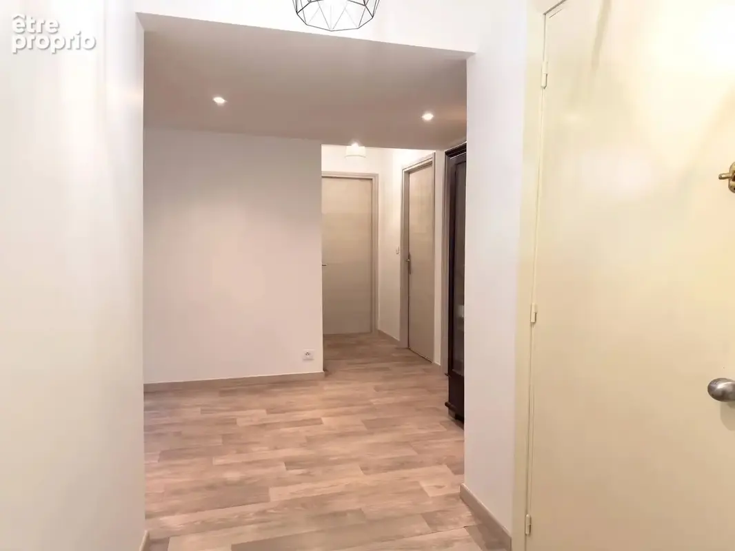 Appartement 3 pièces - Mandelieu- Viager occupé - photo 8