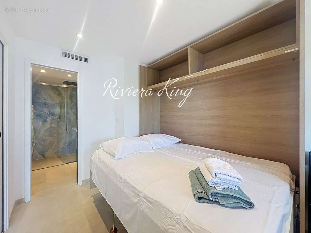 Villefranche-sur-Mer – Magnifique appartement 3P avec vue mer, piscine, parking et cave - photo 17