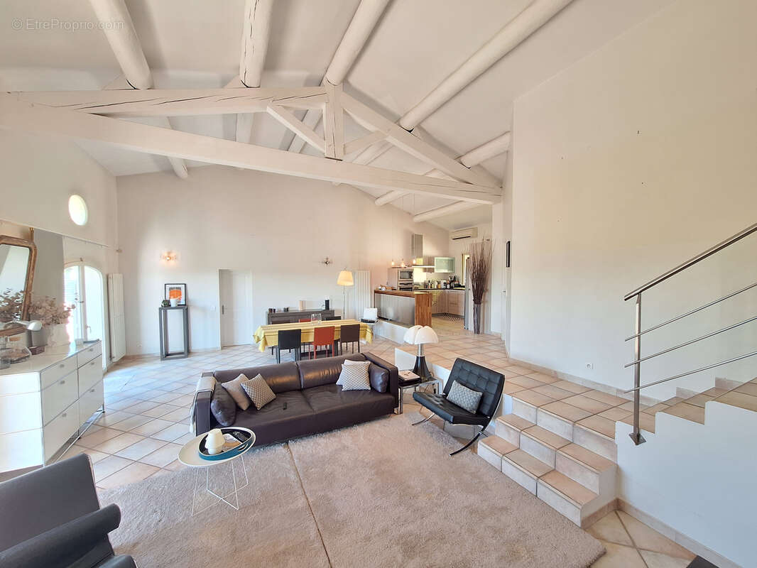 Maison à BELLEGARDE