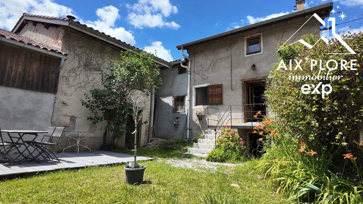 Maison à PRIAY