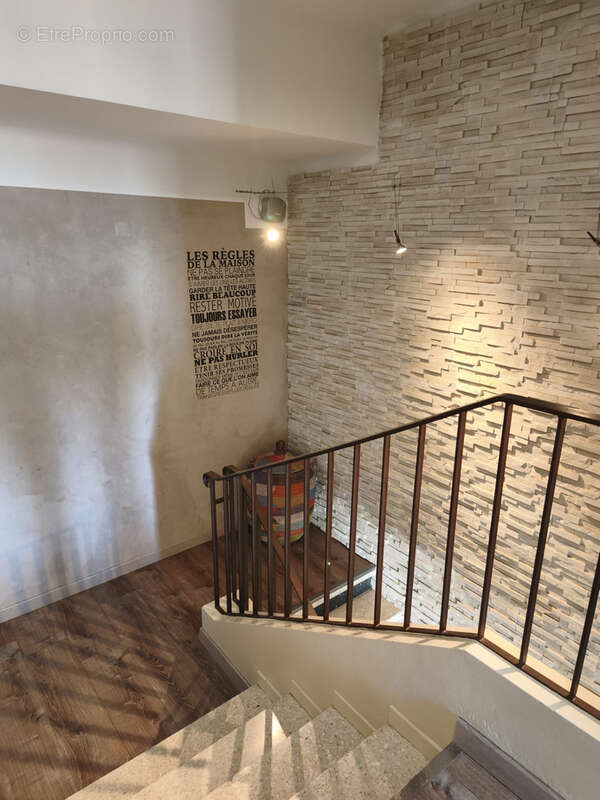 Maison à SAINT-LAURENT-DE-LA-SALANQUE