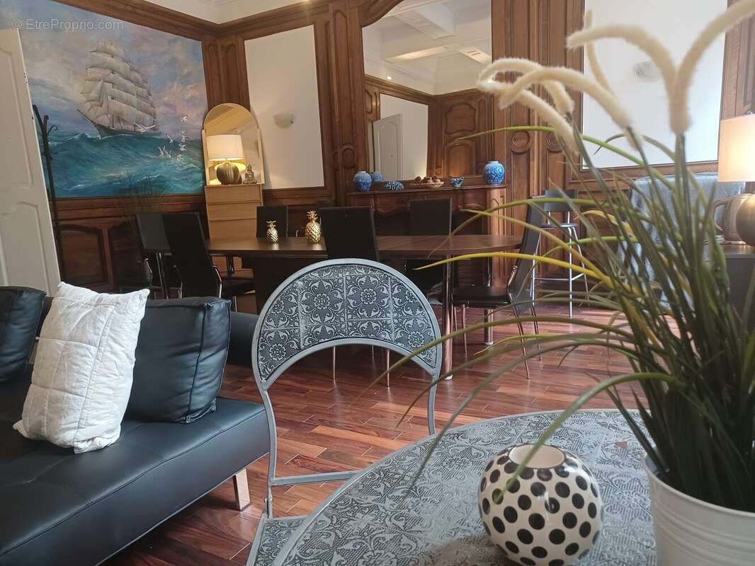 Commerce à MARSEILLE-1E