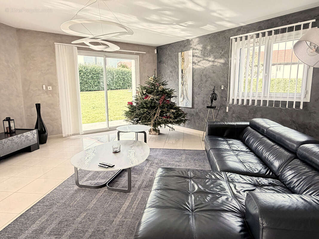 Maison à BELLEGARDE-SUR-VALSERINE