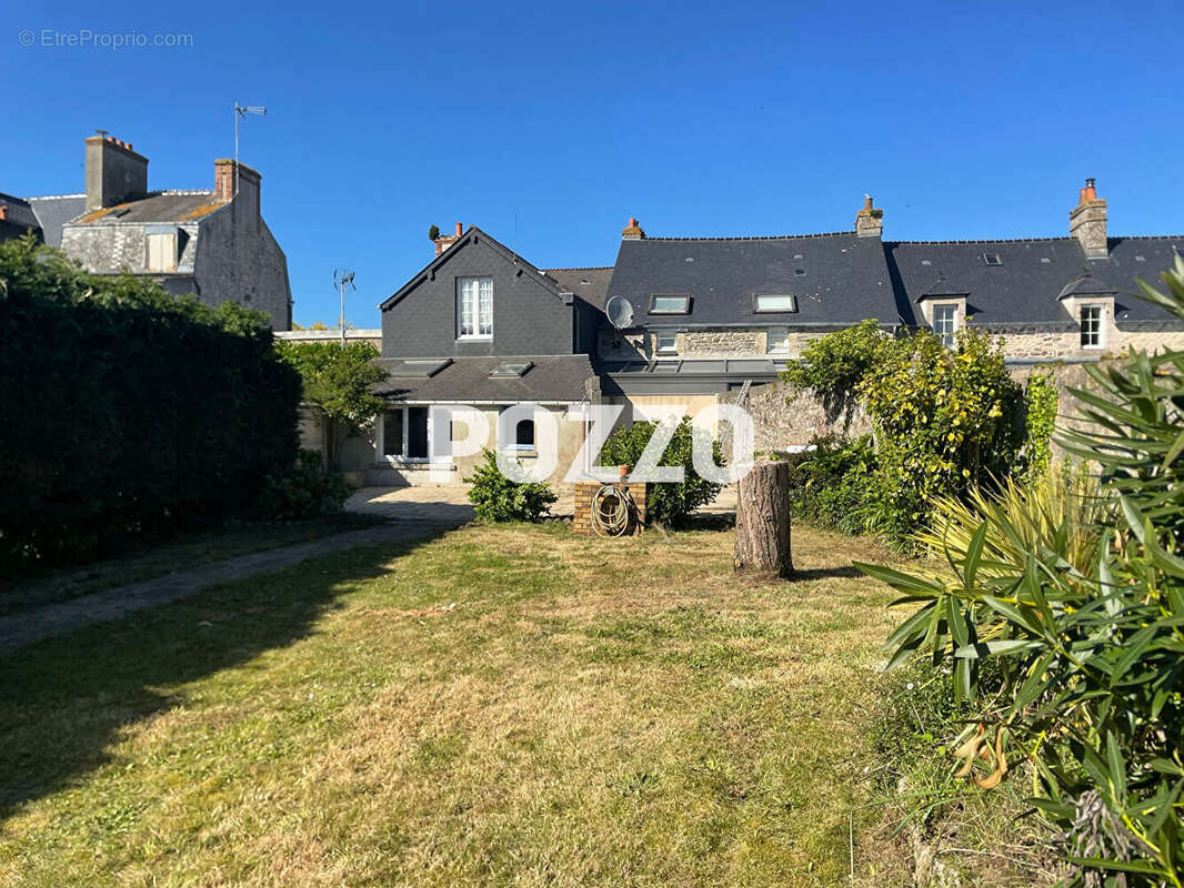Maison à SAINT-VAAST-LA-HOUGUE