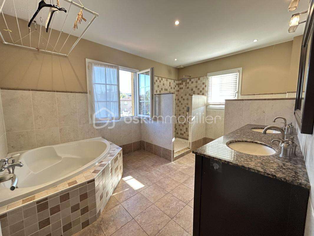 Villa familiale 9 pièces – 230 m² – La Verpillière - photo 17
