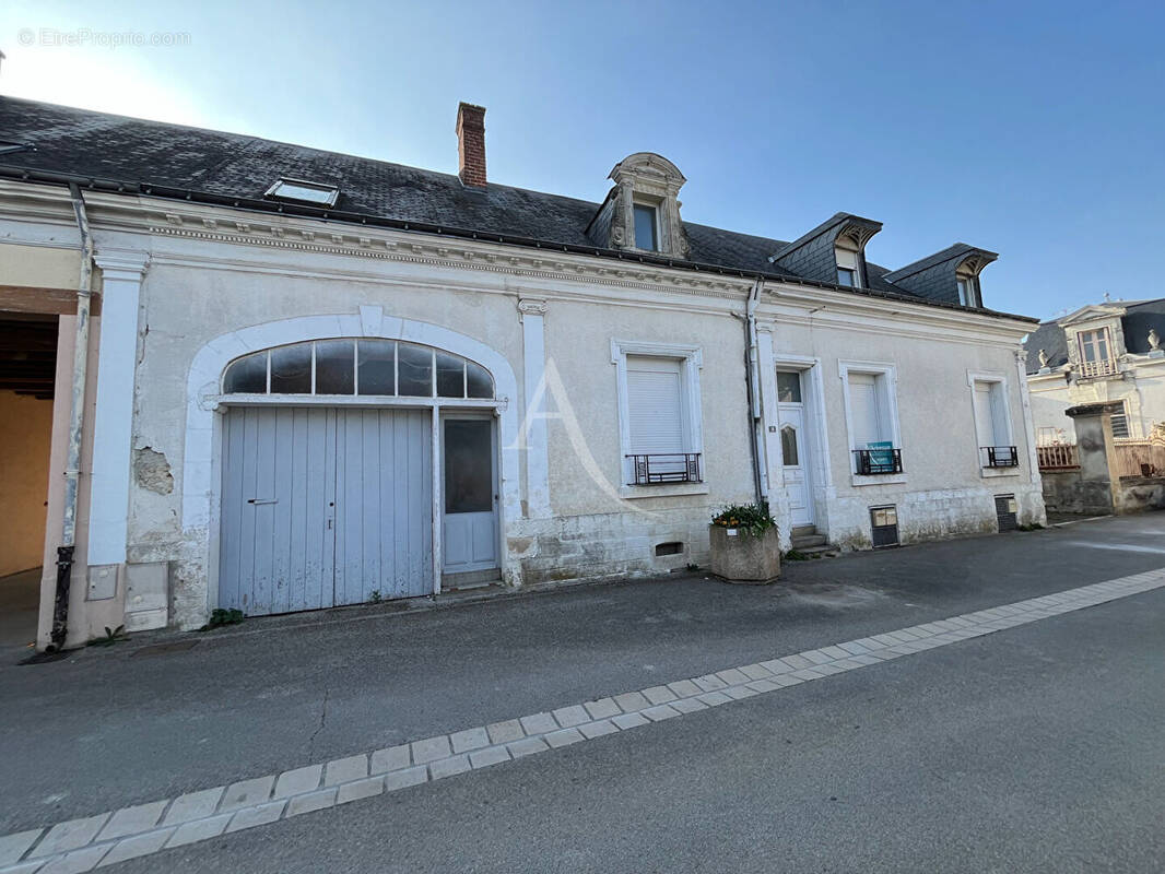 Maison à NEUILLE-PONT-PIERRE