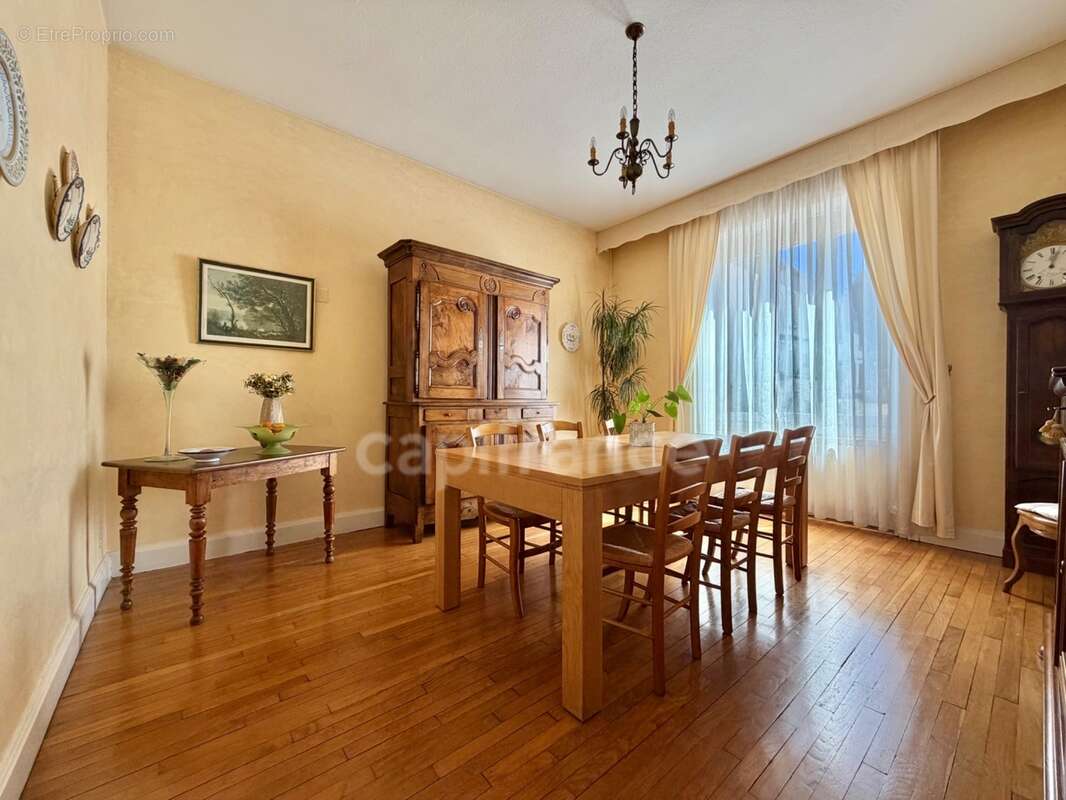 Ensemble immobilier : maison + appartement independant + garage de 135m2 + dependances et terrain clos – rare sur le secteur - photo 14