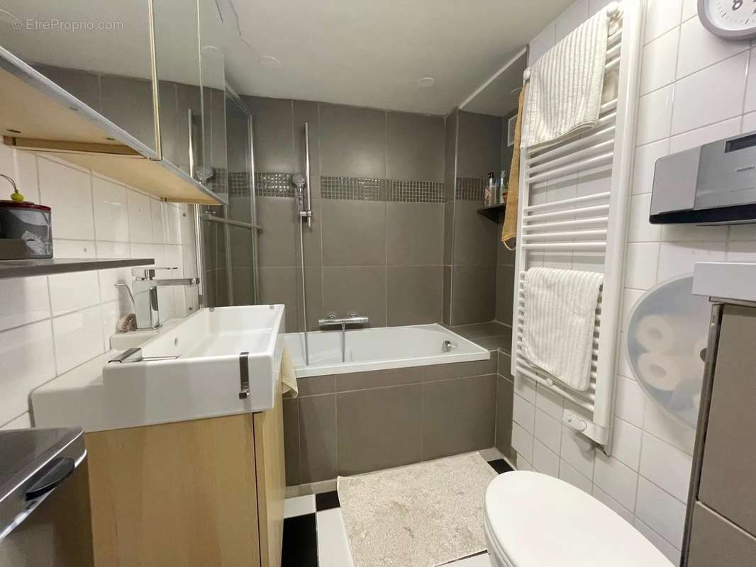 Appartement à PARIS-17E