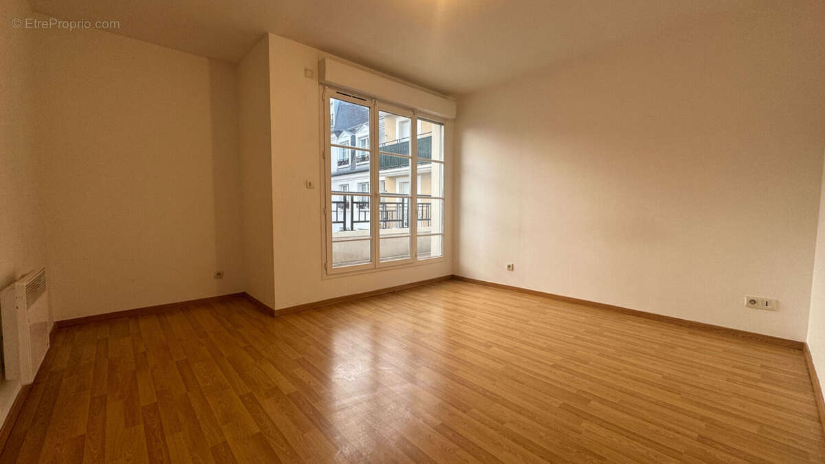 Appartement à CORBEIL-ESSONNES