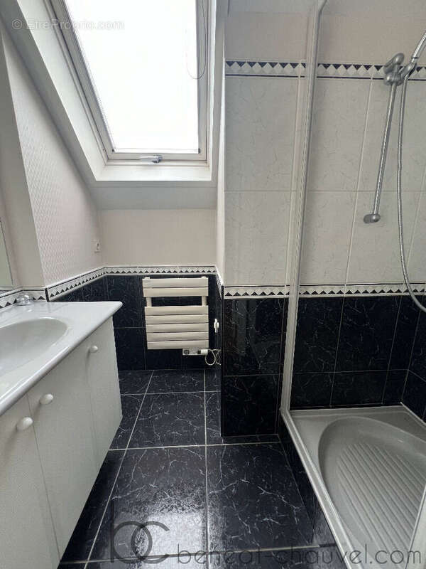 Appartement proche centre ville, dernier étage avec ascenseur 165 m² 4 chambres - photo 8