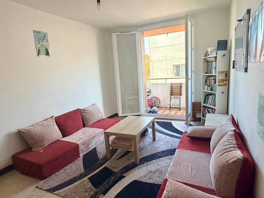 Appartement à MARSEILLE-3E