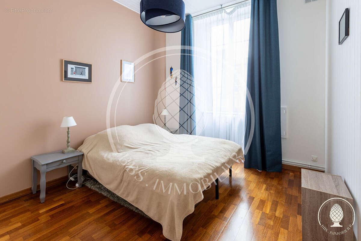 A vendre : Appartement Belles Prestations hyper centre de la Rochelle - photo 14