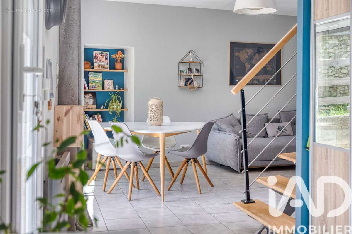 Maison 130 m² à Crolles  - photo 3