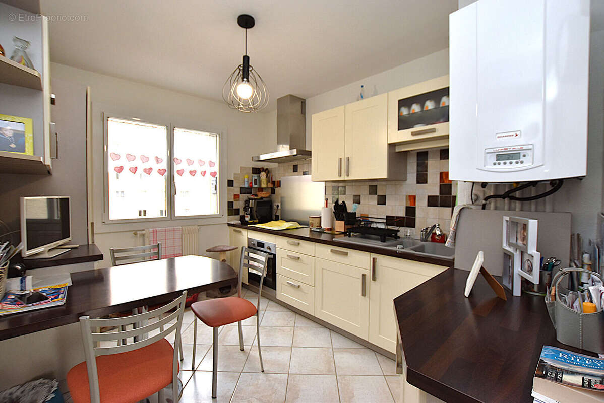 Appartement à BRIVES-CHARENSAC