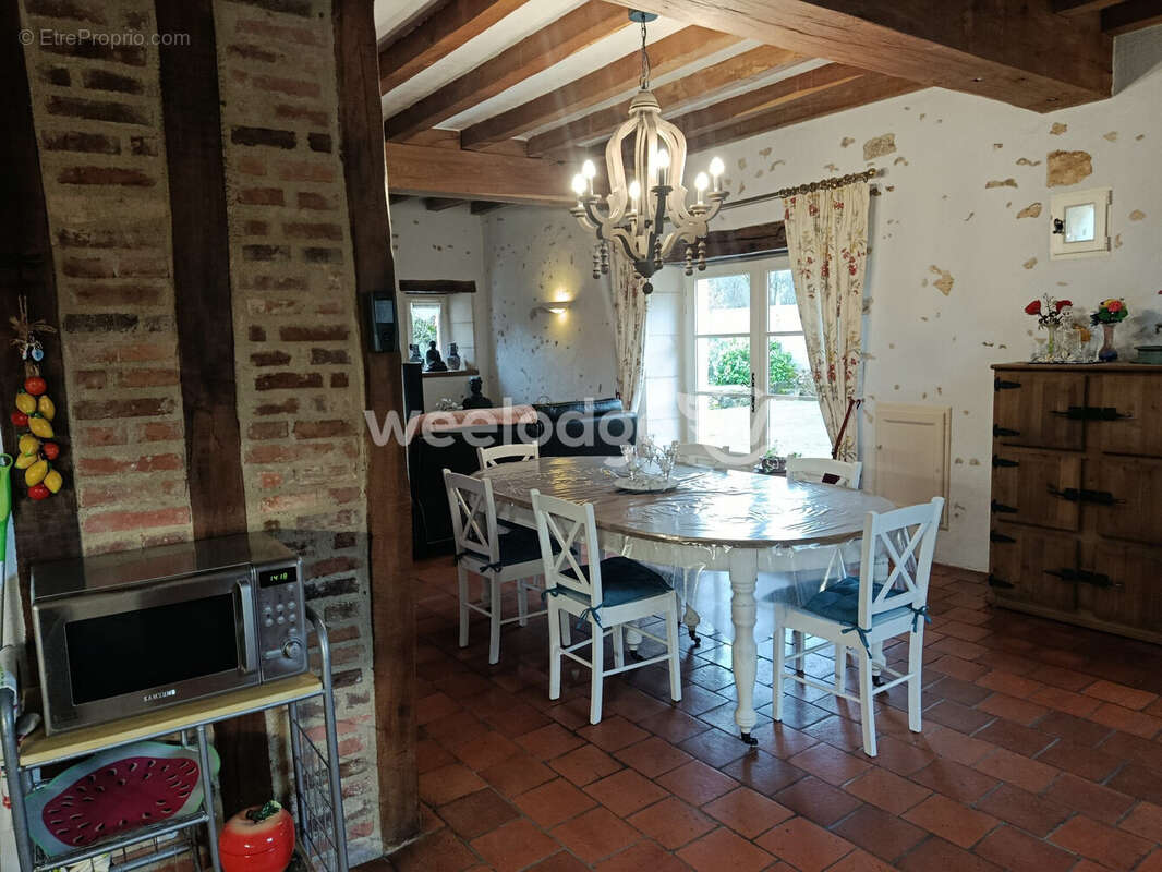 Maison 93 m² à Saint-Hilaire-Sur-Benaize  - photo 7