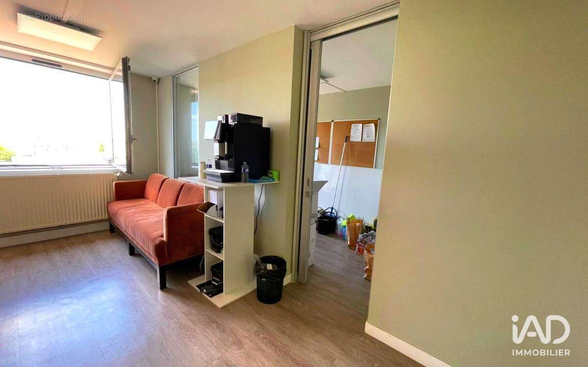 Photo 8 - Commerce à COURCOURONNES