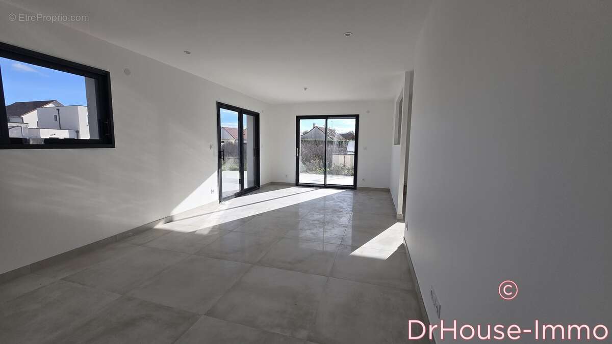 Maison à SAINT-JULIEN