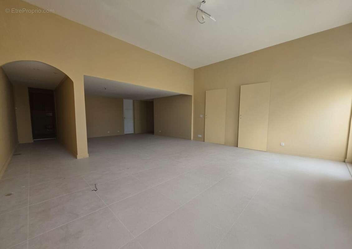 Commerce à VILLEURBANNE