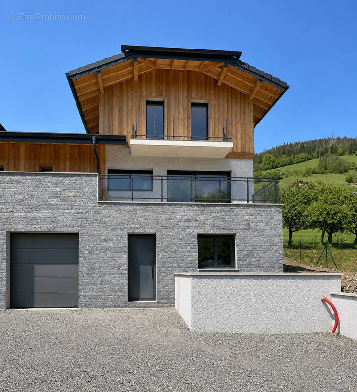 Maison à CHEVENOZ