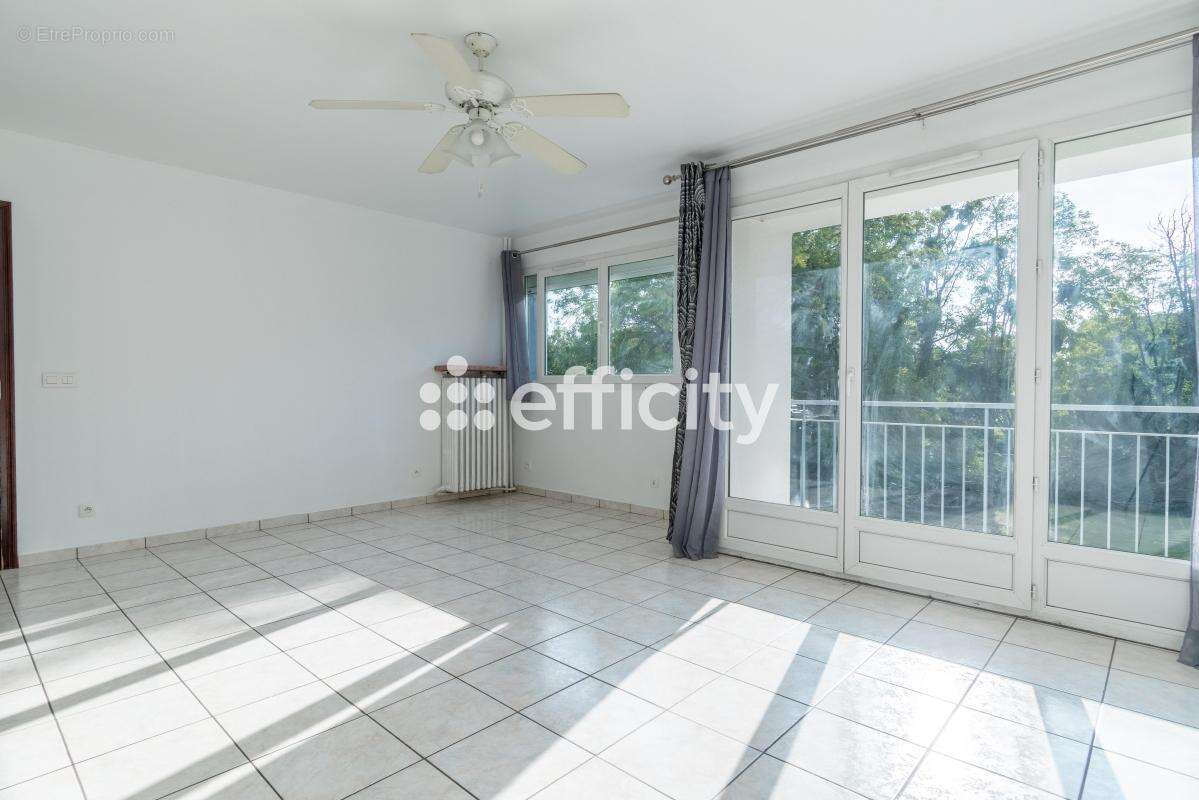 Appartement à VILLENEUVE-LE-ROI