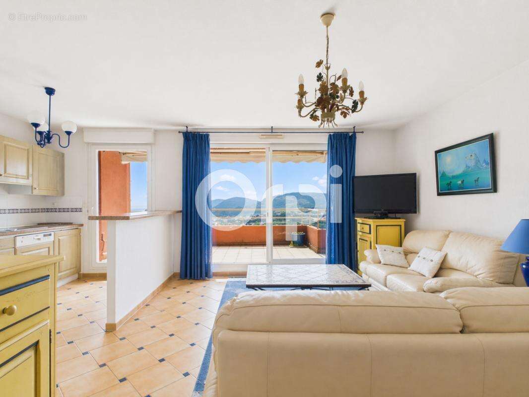 Appartement à MANDELIEU-LA-NAPOULE