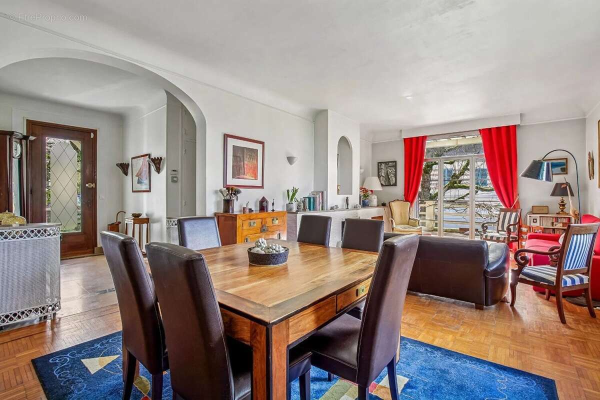 Maison à LE VESINET