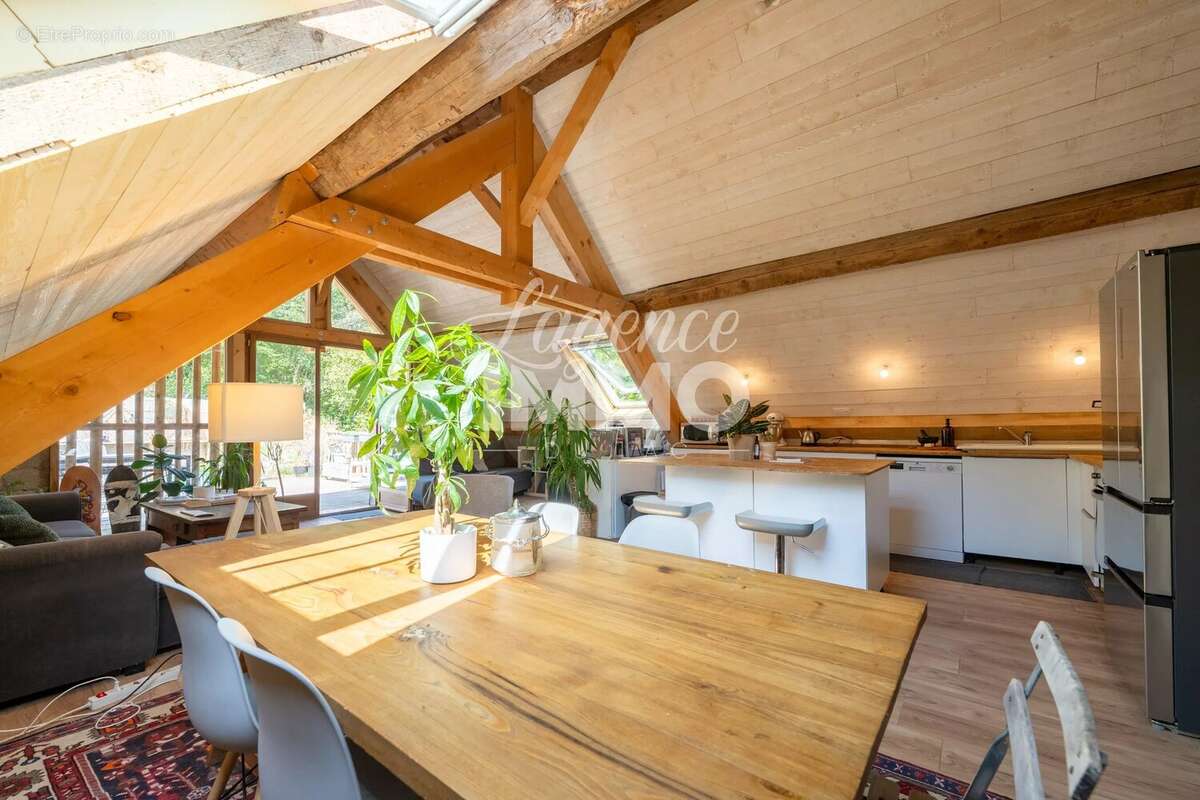 Triplex à DUINGT avec vue lac et grand jardin - photo 2