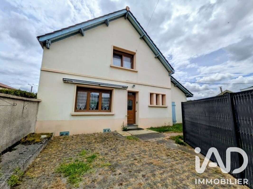 Maison 102 m² à Dugny-Sur-Meuse  - photo 2