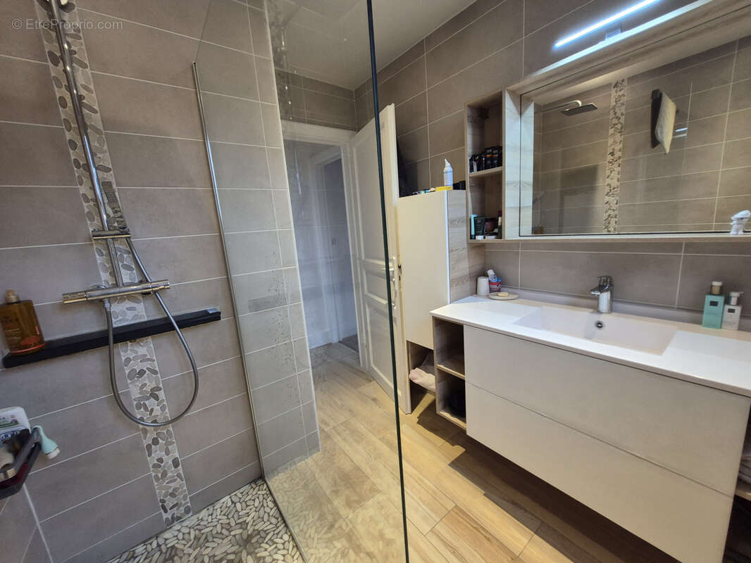 Maison à MAURECOURT