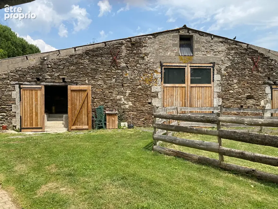 VENDEE 85 - SAINT FLORENT DES BOIS - Propriété Equestre / Loisirs -  Maison en Pierres 200m² - Activité d'hebergement  , 15 Hect - photo 15