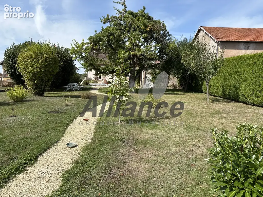 Maison  de  type  f5  sur  sous  sol  avec  piscine  a  luxeuil - photo 17