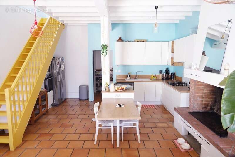 Maison à MONTAIGUT-SUR-SAVE