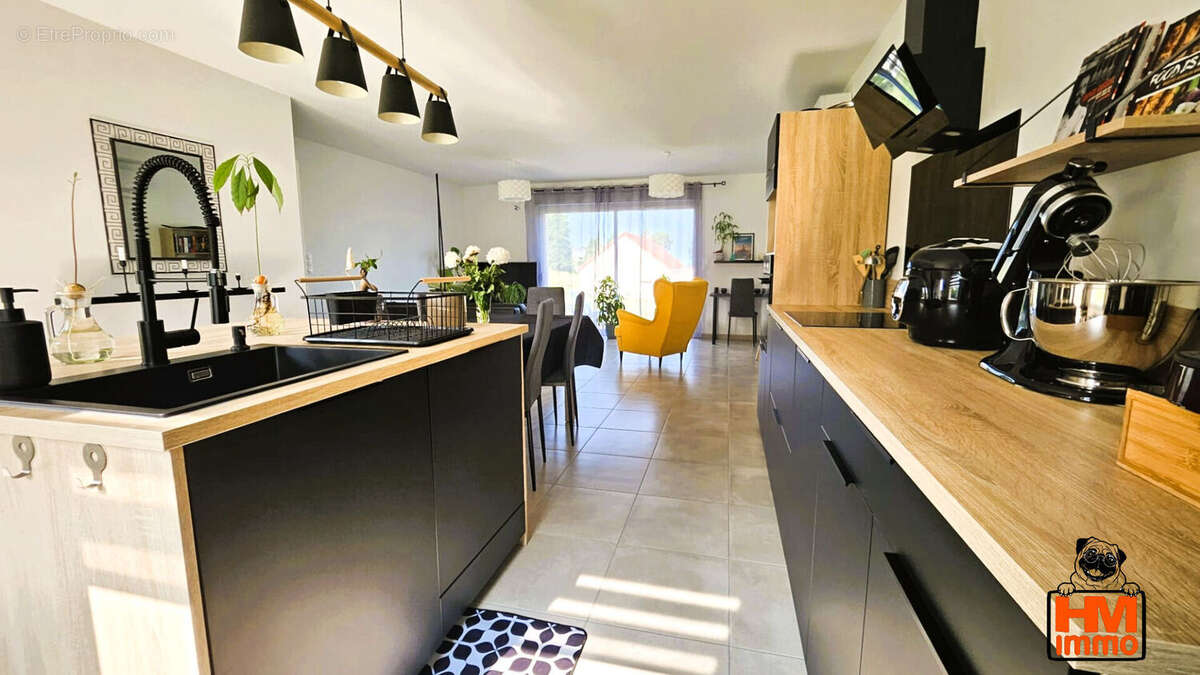 Maison à SAINT-YRIEIX-LA-PERCHE