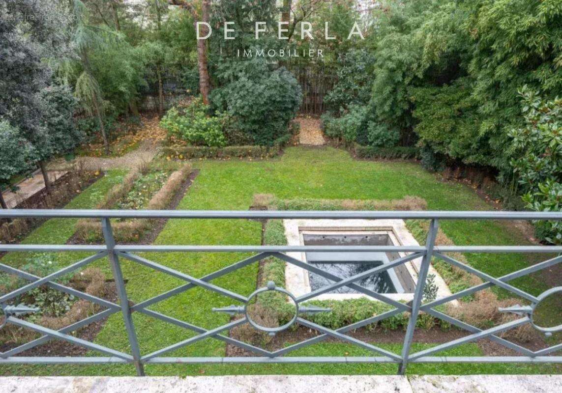 Maison à NEUILLY-SUR-SEINE