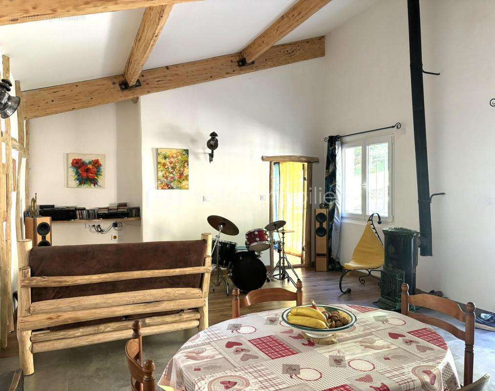 Maison à CAUDEBRONDE