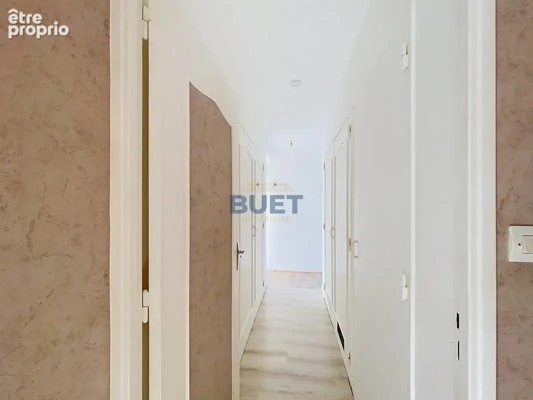 À decouvrir : spacieux appartement t5 avec cave et garage   rue prosper de barante - photo 4