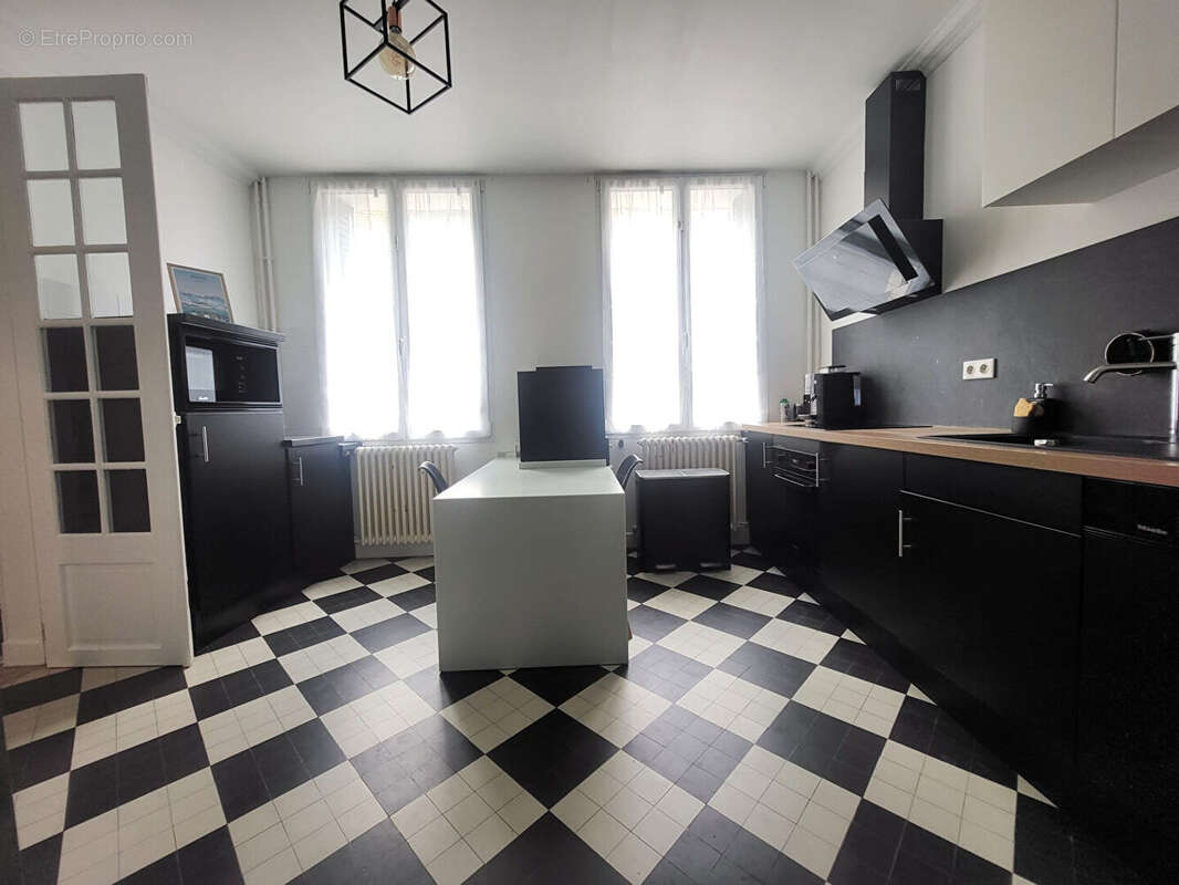 Maison à COUILLY-PONT-AUX-DAMES