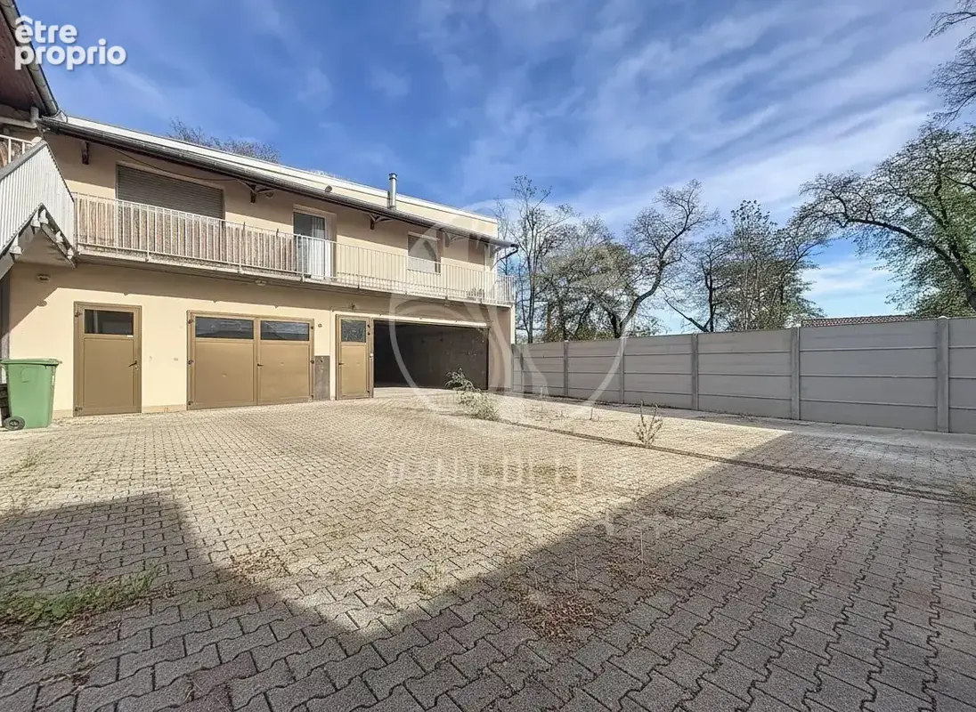 Commerce 324 m² à vendre à Saint-Louis (68300) - photo 3