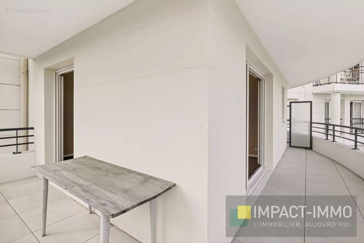 Appartement à COURBEVOIE